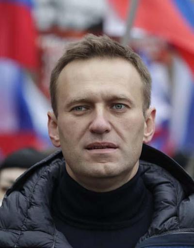 Zehirlendiği şüphesiyle hastaneye kaldırılan Rus muhalif lider Navalni, tedavi için Almanyaya getirilecek
