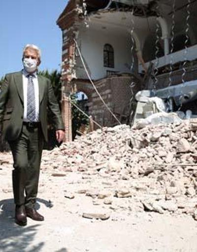 Bursada tarihi yapı yıkıldı