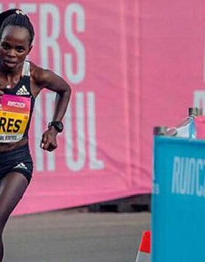 Jepchirchir yarı maratonda dünya rekoru kırdı