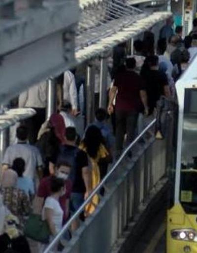 Cevizlibağ metrobüslerde iş çıkışı yoğunluk