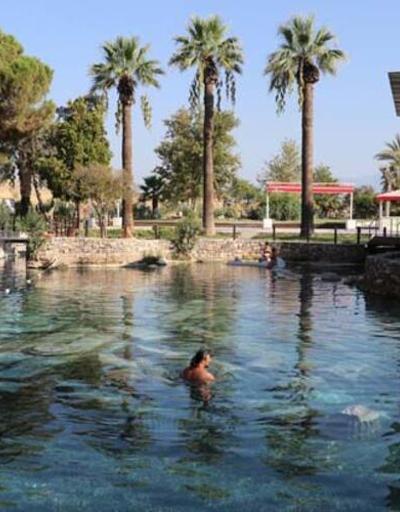 Pamukkaledeki antik havuzu 100 günde 60 bin kişi ziyaret etti