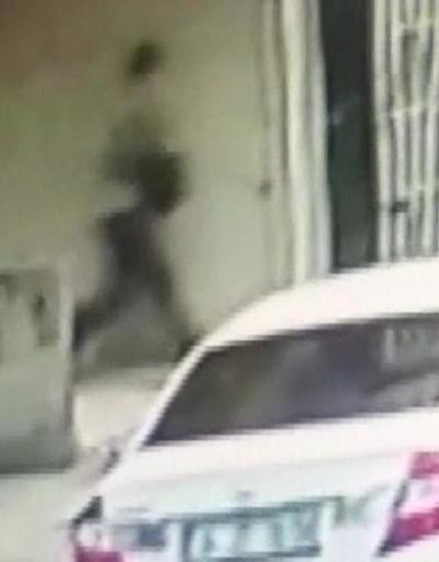Son Dakika: Evdekiler uyanınca pencereden atlayarak kaçtı | Video