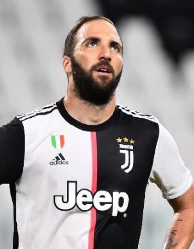 Gonzalo Higuain Juventustan ayrıldı