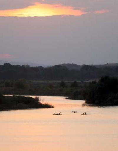 Gün batımında Meriç Nehri’nde kano turu
