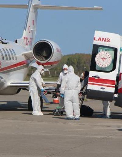 Covid-19 olan Afgan uyruklu doktor, ambulans uçakla Türkiye’ye getirildi