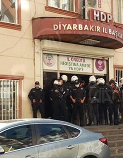 Son dakika.. Diyarbakır HDP il binasında polis araması yapılıyor