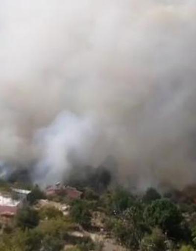 Son dakika.. Mersindeki yangın yerleşim yerlerini tehdit ediyor | Video