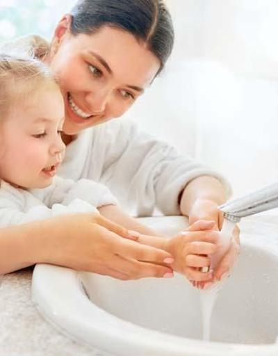 Uzmanından çocuklarda dezenfektan kullanımı uyarısı: En sağlıklısı su ve sabun