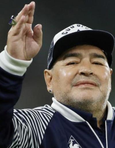 Arjantinli futbolcu Maradonanın beyin ameliyatı başarılı geçti