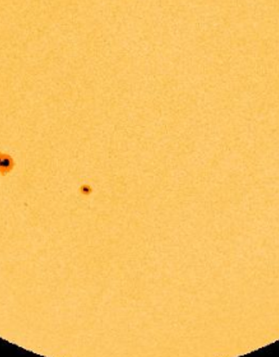 NASA, Güneş yüzeyinde Dünya’dan büyük güneş lekeleri görüntüledi