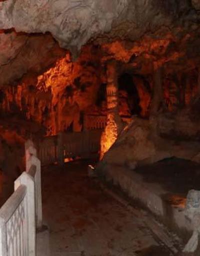 Türkiyenin turizme açılan ilk mağarası Gören hayran kalıyor