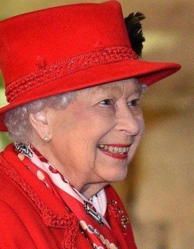 Kraliçe İkinci Elizabeth Noeli ailesinden ayrı geçiriyor