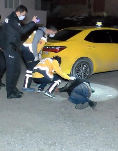 İstanbul Ataşehirde alkollü müşteri, taksi durağına kılıçla saldırdı