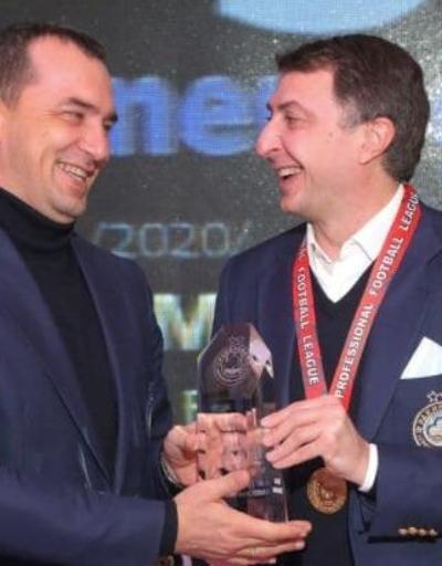 Şota Arveladze en iyi teknik direktör seçildi