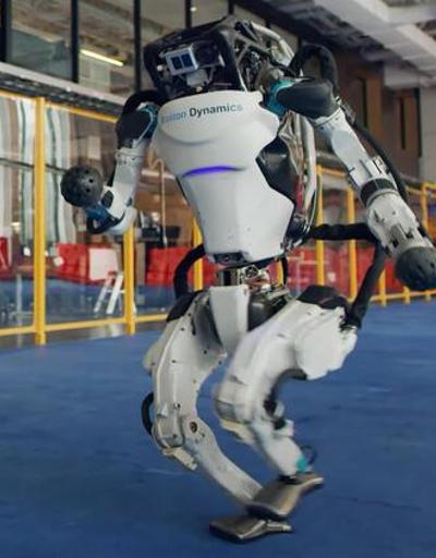Boston Dynamicsin robotu şimdi de dans etti