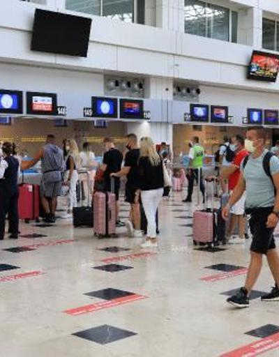 Antalyaya havayoluyla gelen- giden toplam yolcu 10 milyona ulaştı