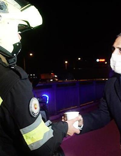 Yavuz Bingöl denetim yapan polislere çorba dağıttı