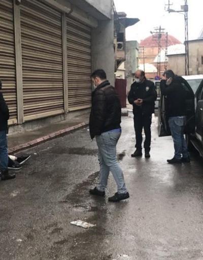 Adanada bıçaklı kavga: 3 yaralı
