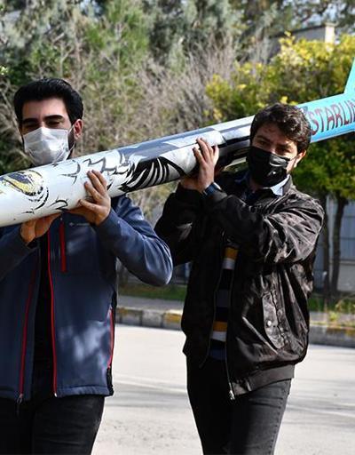 Adanada öğrenciler yüksek irtifa roketi geliştirdi