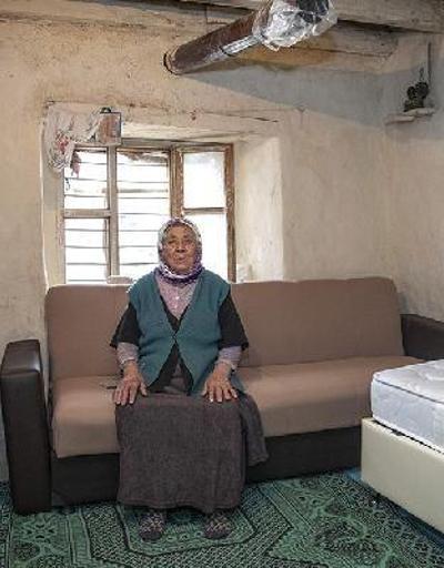 Mersinde 81 yaşındaki Emiş Teyzenin evi yenilendi