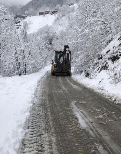 Trabzon ve Rize’de 108 yerleşim yerinin yolu kapandı