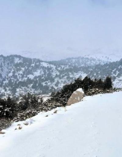 Antalyanın yüksek kesimlerinde kar etkili oldu