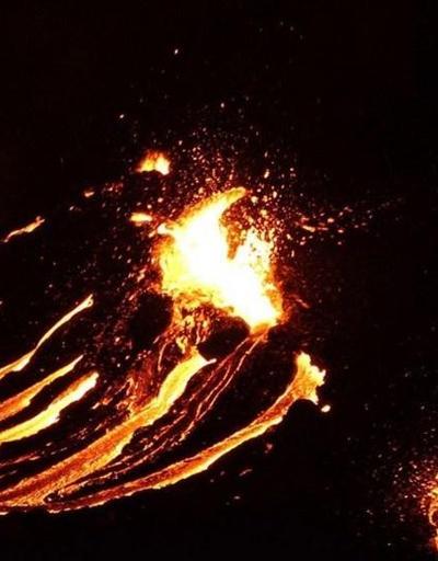 İzlandada Fagradals Yanardağı 6 bin yıl sonra faaliyete geçti