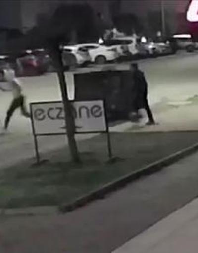 Hurda kağıt toplayan gencin dövülüp, motosikletinin yakılma anı kamerada