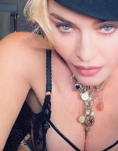 Madonna pozlarıyla sosyal medyayı salladı
