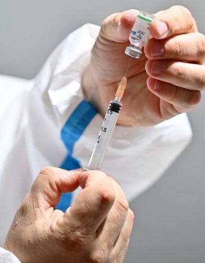 Hangi aşıda yan etki daha fazla COVID-19 aşılarında çarpıcı yan etki araştırması