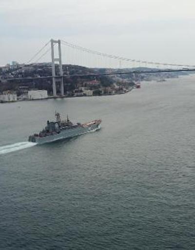 Rus savaş gemileri İstanbul Boğazından geçti