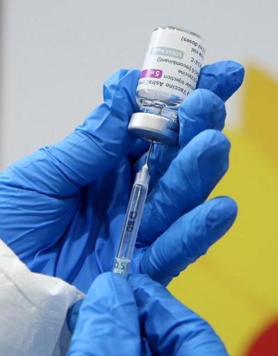 AstraZeneca aşısında tartışma sürüyor: Kanadada bir kişi hayatını kaybetti