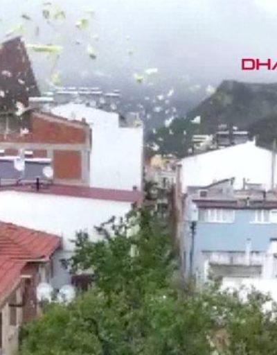 Çanakkalede şiddetli fırtına: Evin çatısı uçtu