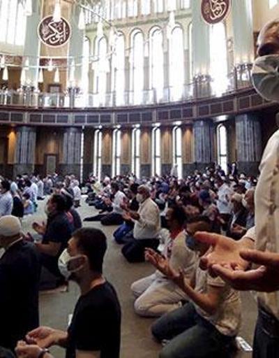 Taksim Camisinde ikindi namazı kılındı