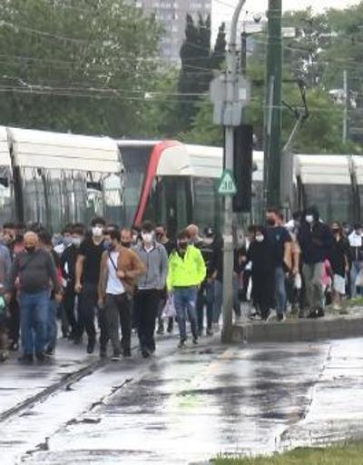 Tramvay yolunda kaza: Seferler aksadı