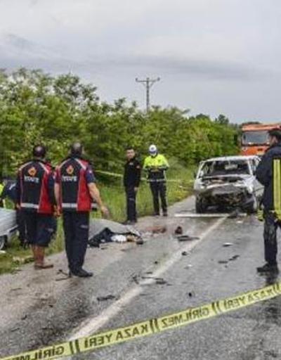 Kastamonuda 2 otomobil çarpıştı: 2 ölü, 1 yaralı