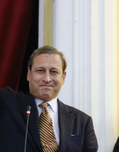 Galatasarayın yeni başkanı Burak Elmas oldu
