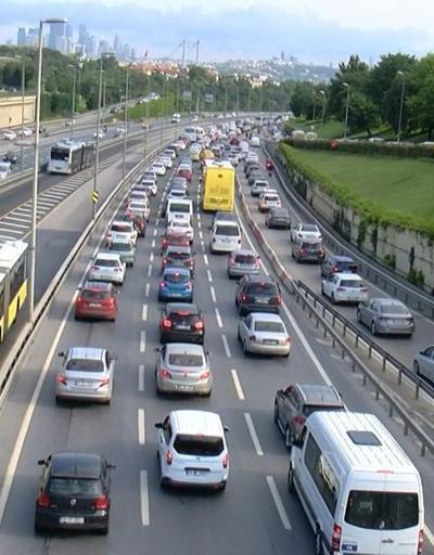 Kısıtlama sonrası 15 Temmuz Şehitler Köprüsünde trafik yoğunluğu