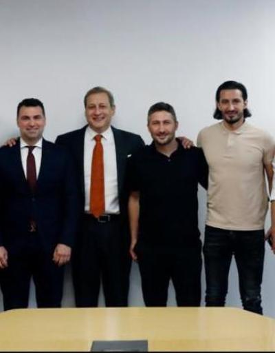 Galatasarayın eski futbolcularından Burak Elmasa ziyaret