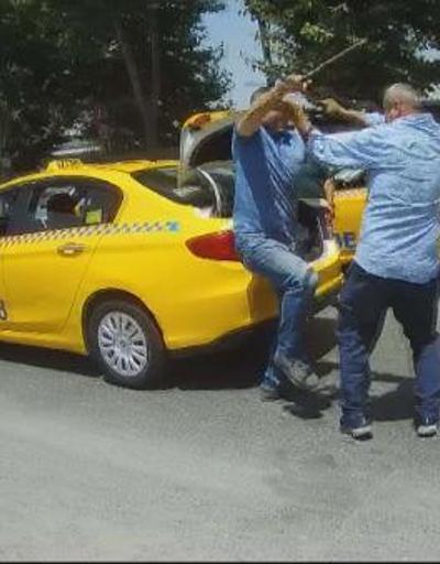 Fatihte taksiciler sopalarla birbirine girdi