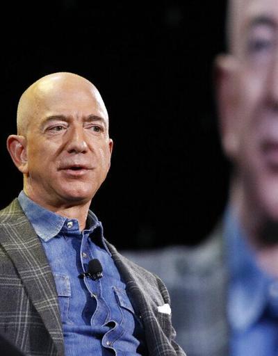 Dünyanın en zengin insanı Jeff Bezos uzay seyahatini başarıyla gerçekleştirdi