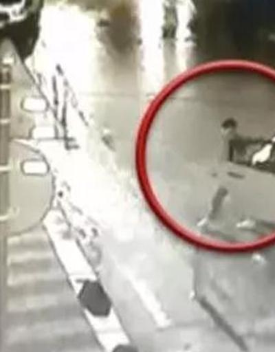 Arabadan indi, peş peşe tetiğe bastı… İstanbul’daki o siteye kurşun yağmuru