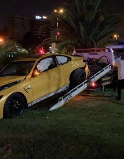 Caddebostan Sahilinde lüks otomobiliyle kaza yapan sürücü kaçtı