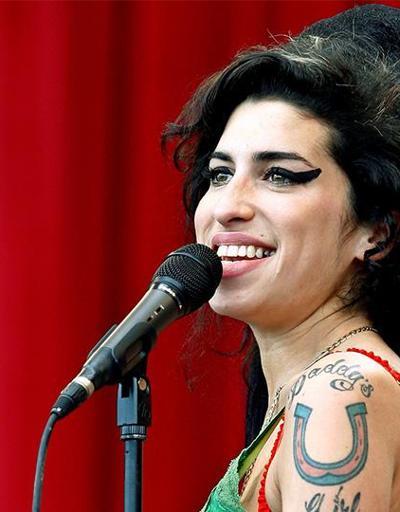 Amy Winehouse açlıktan mı öldü