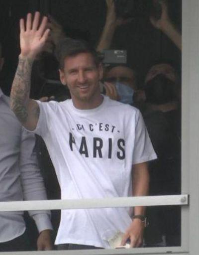 Pariste Messi heyecanı... 34 yaşındaki yıldızı Pariste taraftarlar karşıladı