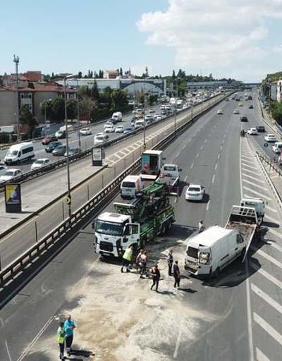 İstanbulda trafiği kilitleyen kaza: Otomobili bırakıp kaçtılar