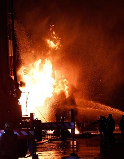 Kolonya imalathanesindeki yangın 8 saatte söndürüldü