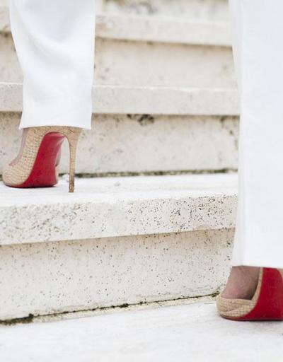 Kadınlarda daha sık görülüyor; yüksek topuklu ayakkabılara dikkat