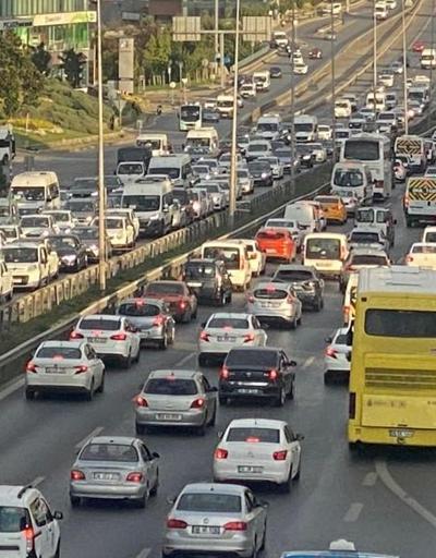 İstanbulda haftanın ilk gününde trafik yoğunluğu
