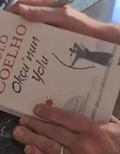 Paulo Coelho kimdir Yazar Paulo Coelho “Okçunun Yolu” kitabını Mete Gazoz’a armağan etti